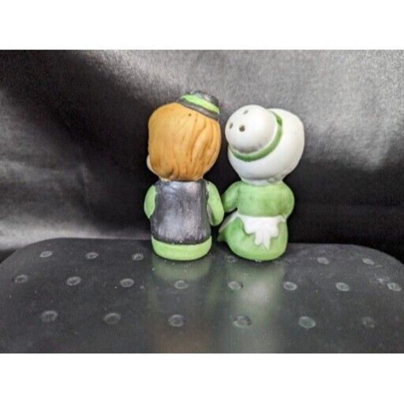 Vintage Salt Pepper Shakers Irish Boy & Girl Shelf Sitter Kissing Taiwan Cute - Picture 2 of 3